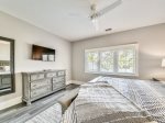 King Guest Room with Private Bath at 28 Stoney Creek